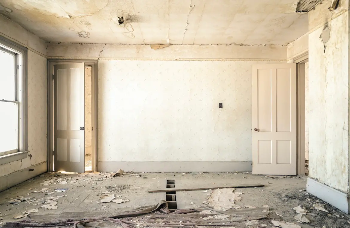 Waste disposal crew managing a cleanout project in Shannon Hills